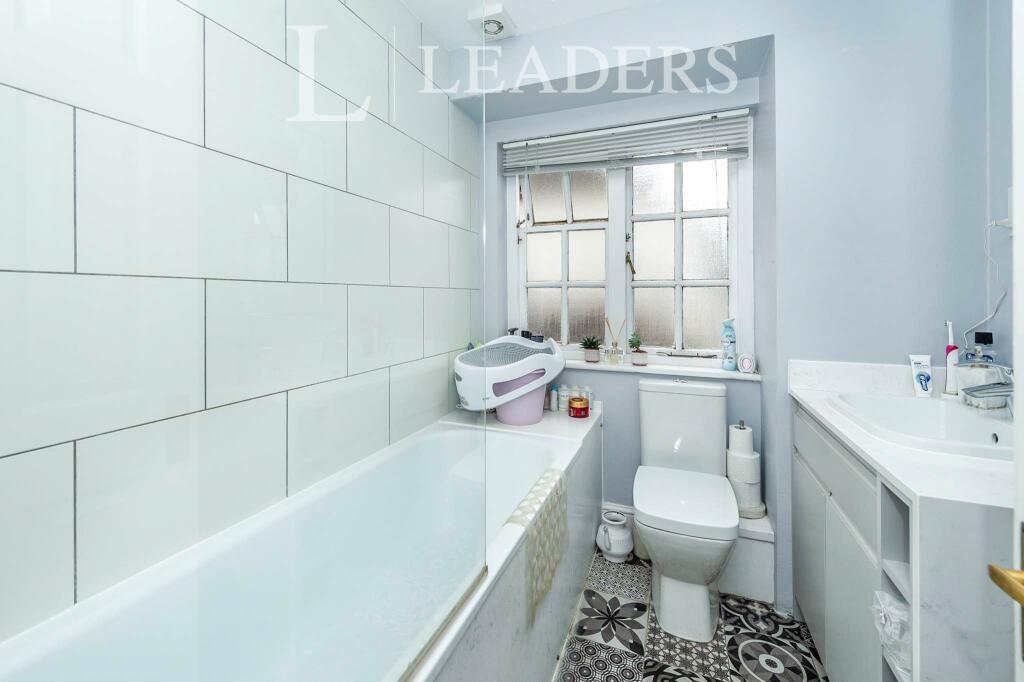 Additional image 8 of Avenue Road