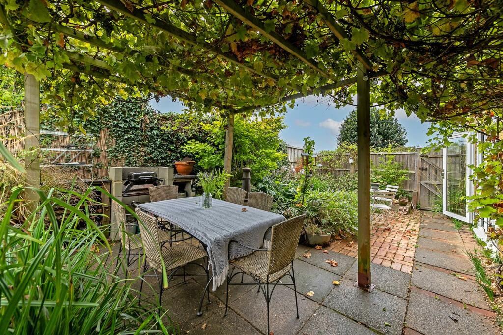 Additional image 28 of Roe Green Close, Hatfield