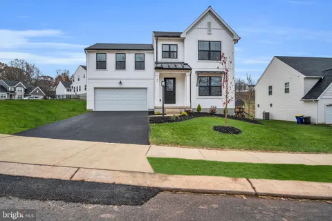 185 Red Maple Drive, Etters, PA 17319