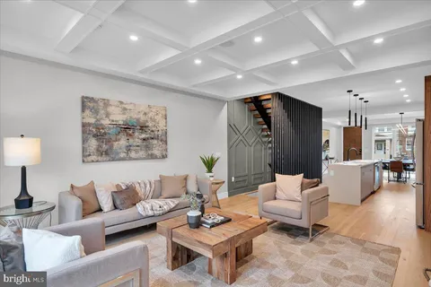 333 Fountain Street, Philadelphia, PA 19128