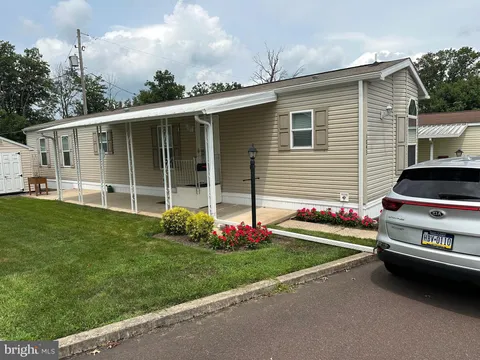 Primary image of 1043 Pine Circle, Telford, PA 18969