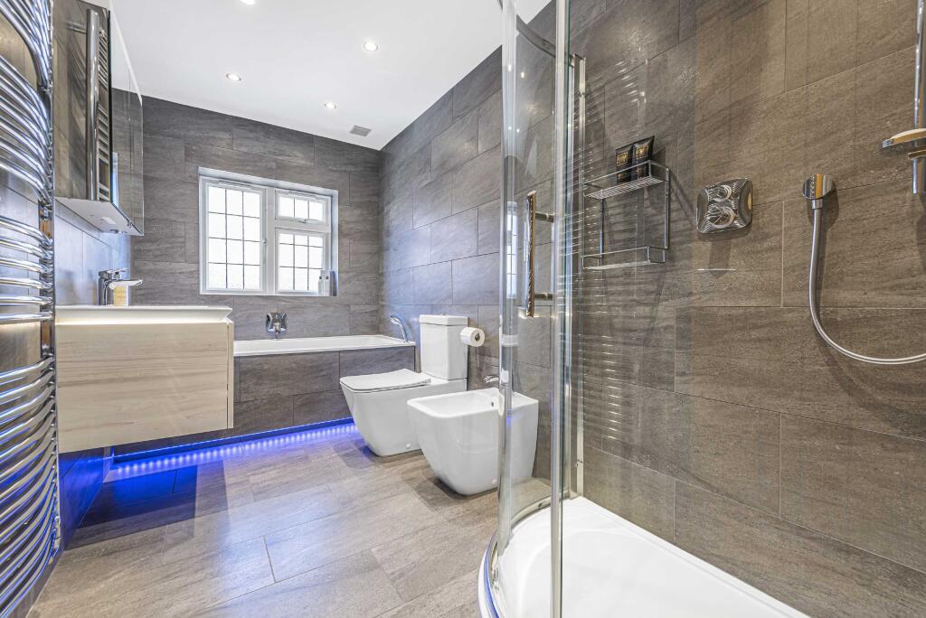 Additional image 15 of Calder Avenue, Brookmans Park, Hertfordshire, AL9