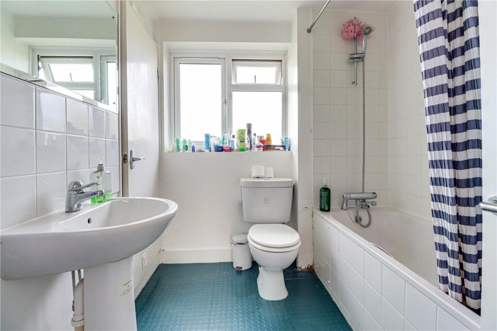 Additional image 11 of Dubrae Close, St. Albans, Hertfordshire, AL3