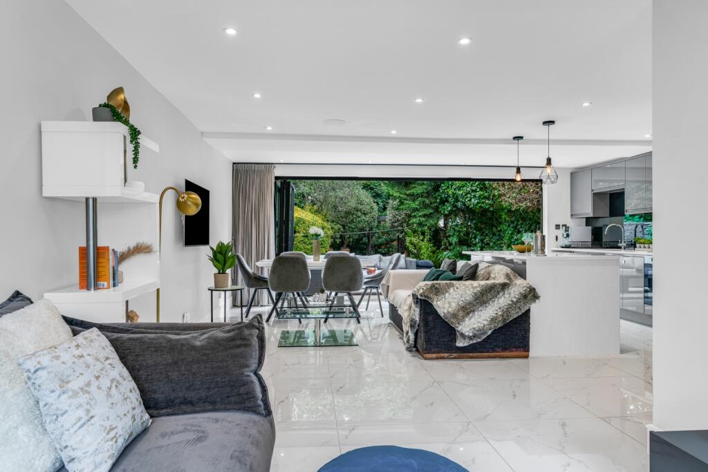 Additional image 19 of Broomhills, Welwyn Garden City, Hertfordshire, AL7