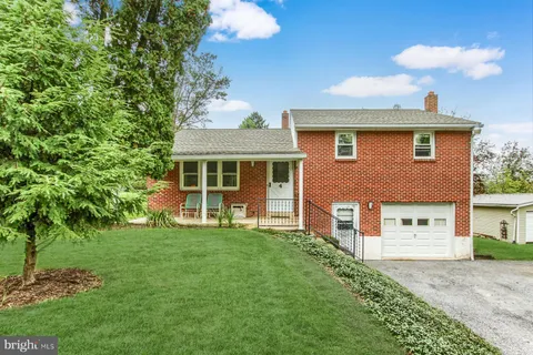 4 Dewalt Drive, Mechanicsburg, PA 17050