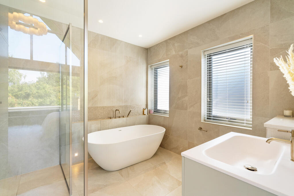 Additional image 10 of Tithe Barn Close, St. Albans, AL1