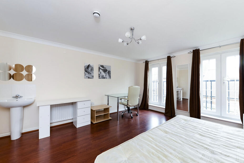 Additional image 4 of The Runway, Hatfield