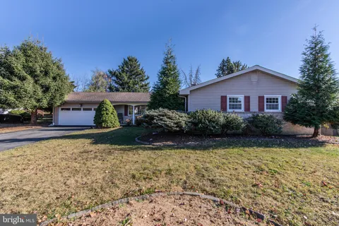 Primary image of 6020 Shepherd Hills Avenue, Allentown, PA 18106