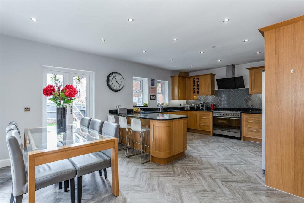 Additional image 4 of Boyes Crescent, Napsbury Park, St Albans