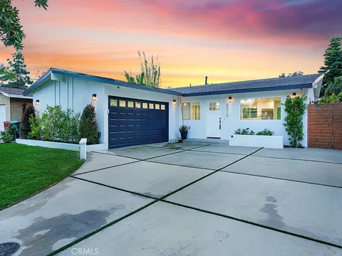 2215 Avalon Street, Costa Mesa, CA 92627