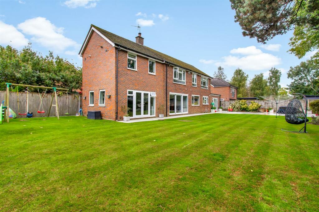 Additional image 22 of Ramsey Close, Brookmans Park, Herts