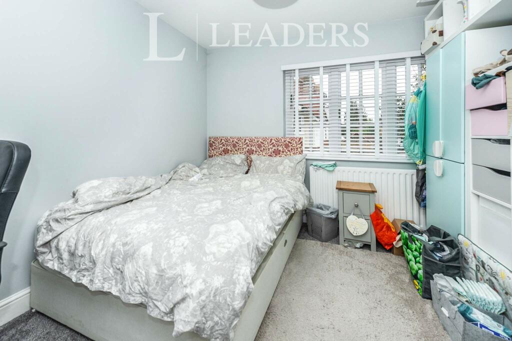 Additional image 7 of Avenue Road