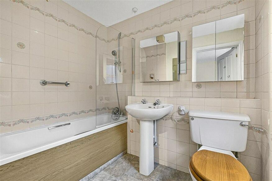 Additional image 12 of Sun Lane, Harpenden, AL5