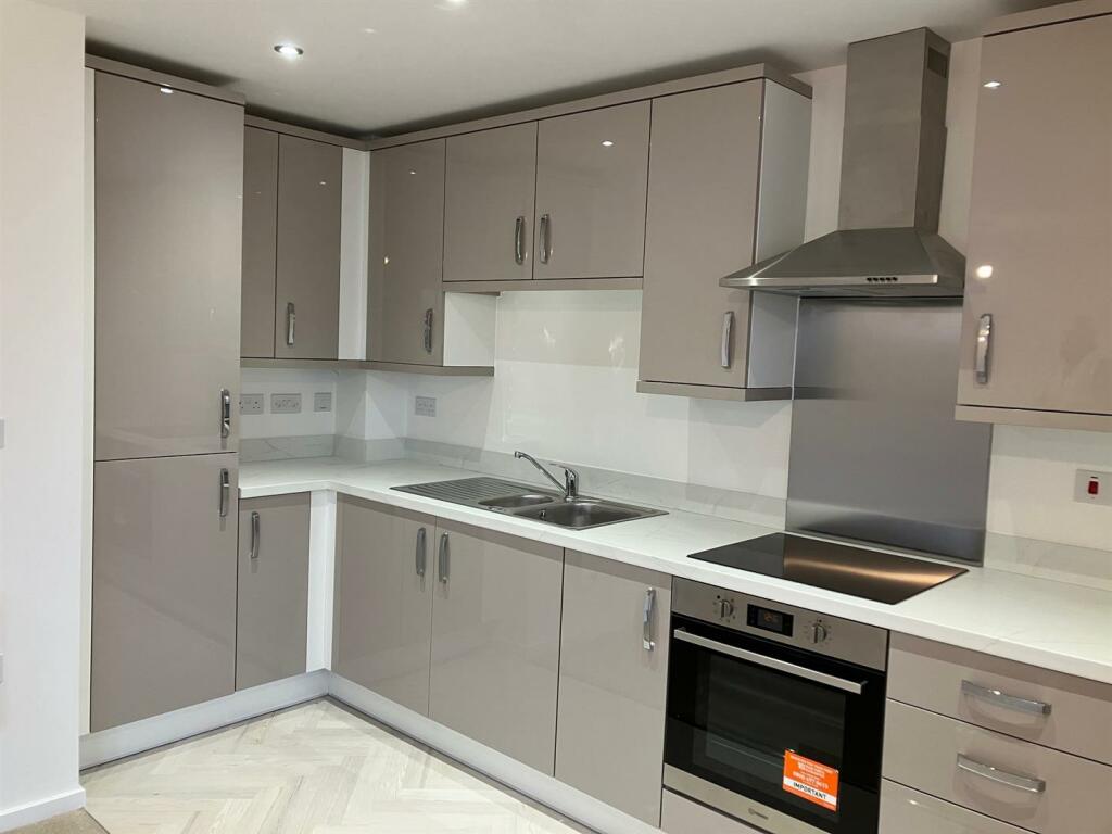 Additional image 4 of Cobnut Close, Hatfield, Herts AL10 9AD