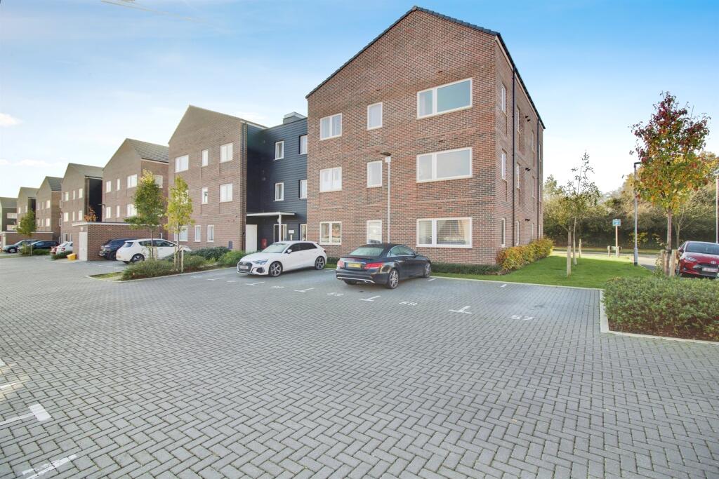 Additional image 3 of Blossom Drive, WELWYN GARDEN CITY