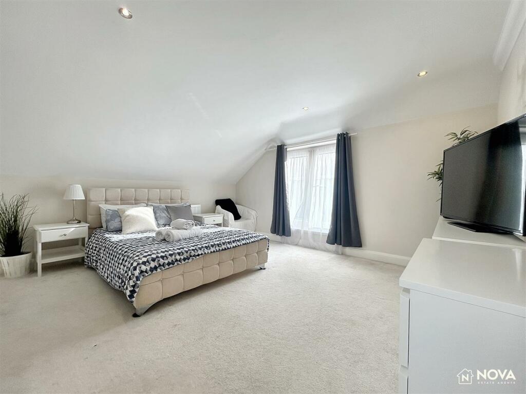 Additional image 24 of Ridge Avenue, Harpenden