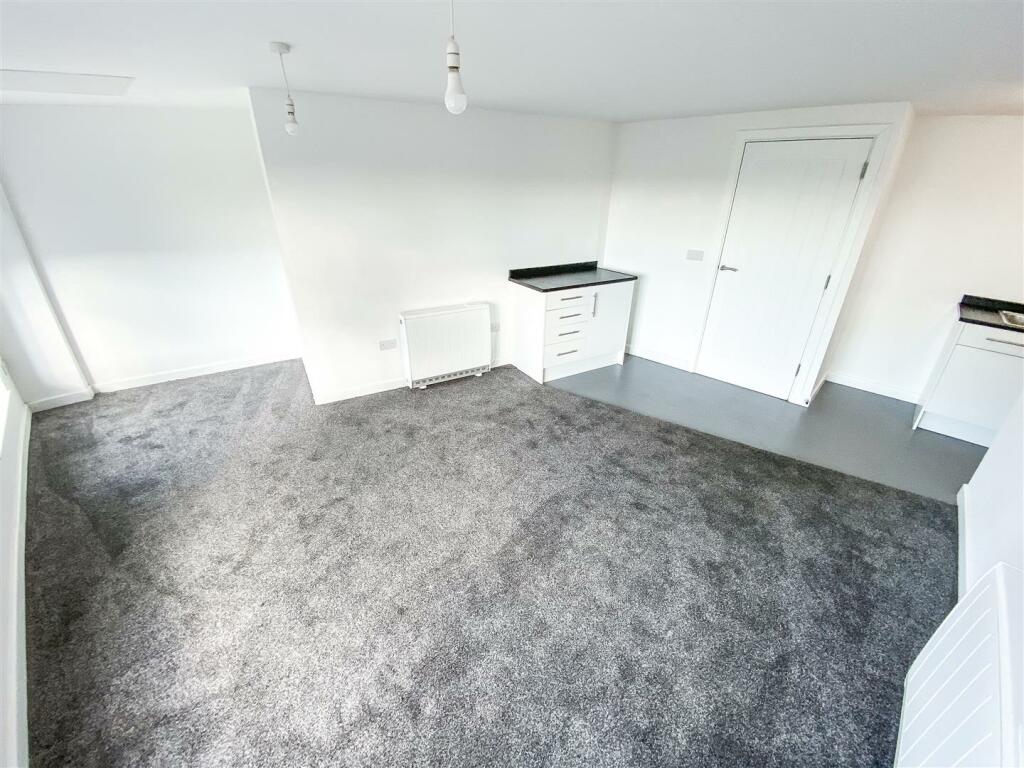 Additional image 4 of Stratford Road, Hall Green, Birmingham