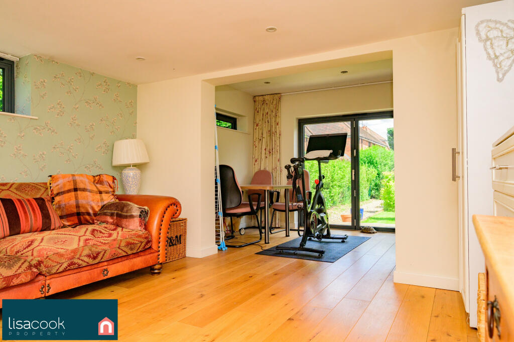 Additional image 28 of Park Street Lane, St Albans, AL2