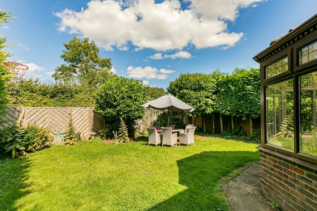 Additional image 6 of Laburnum Grove, Chiswell Green, AL2