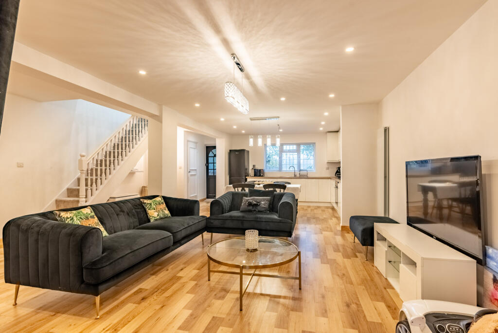 Additional image 5 of Holyrood Crescent, St. Albans, Hertfordshire, AL1