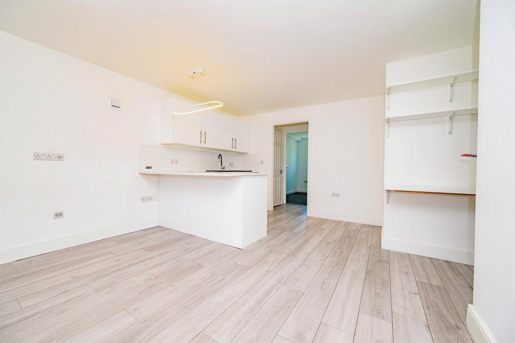 Additional image 13 of Kennedy Close, London Colney, St. Albans