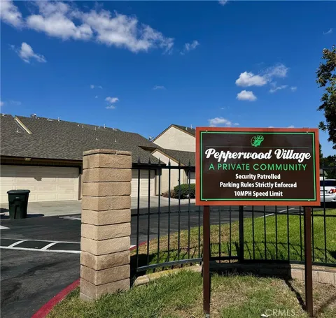 1351 W Cerritos Avenue Unit 4, Anaheim, CA 92802