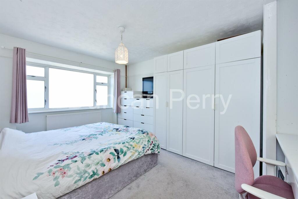 Additional image 7 of Oaklands Avenue, Brookmans Park