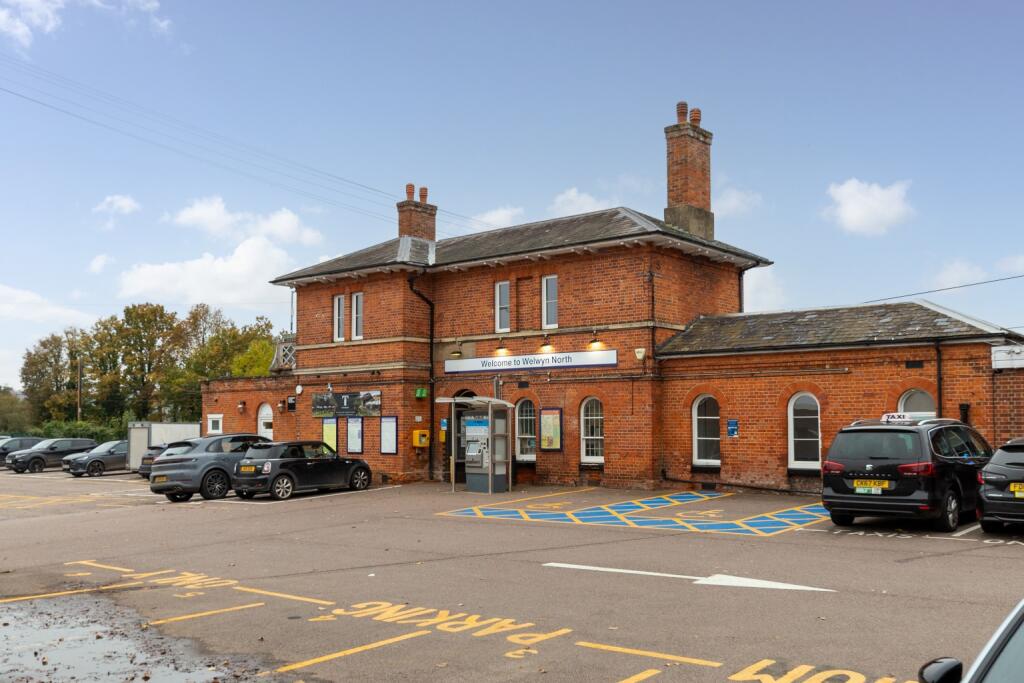 Additional image 18 of Sharmans Close, Welwyn, Hertfordshire, AL6