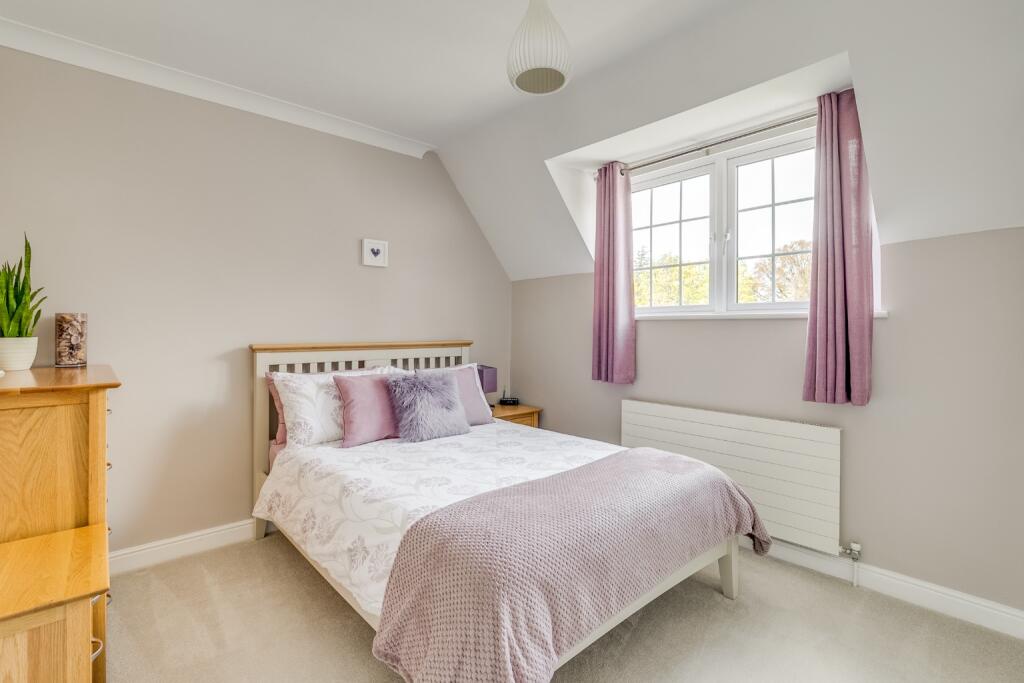 Additional image 19 of Dellcott Close, West Side, Welwyn Garden City, Hertfordshire, AL8