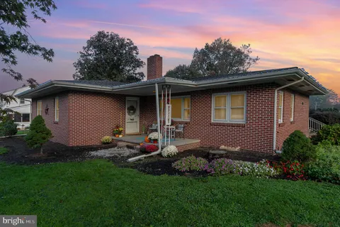 27 E Hill Street, Jonestown, PA 17038