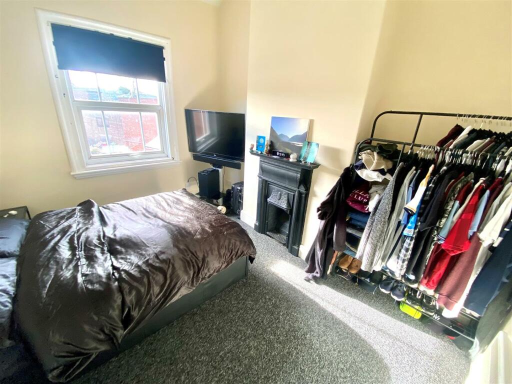 Additional image 3 of Warwick Road, Acocks Green