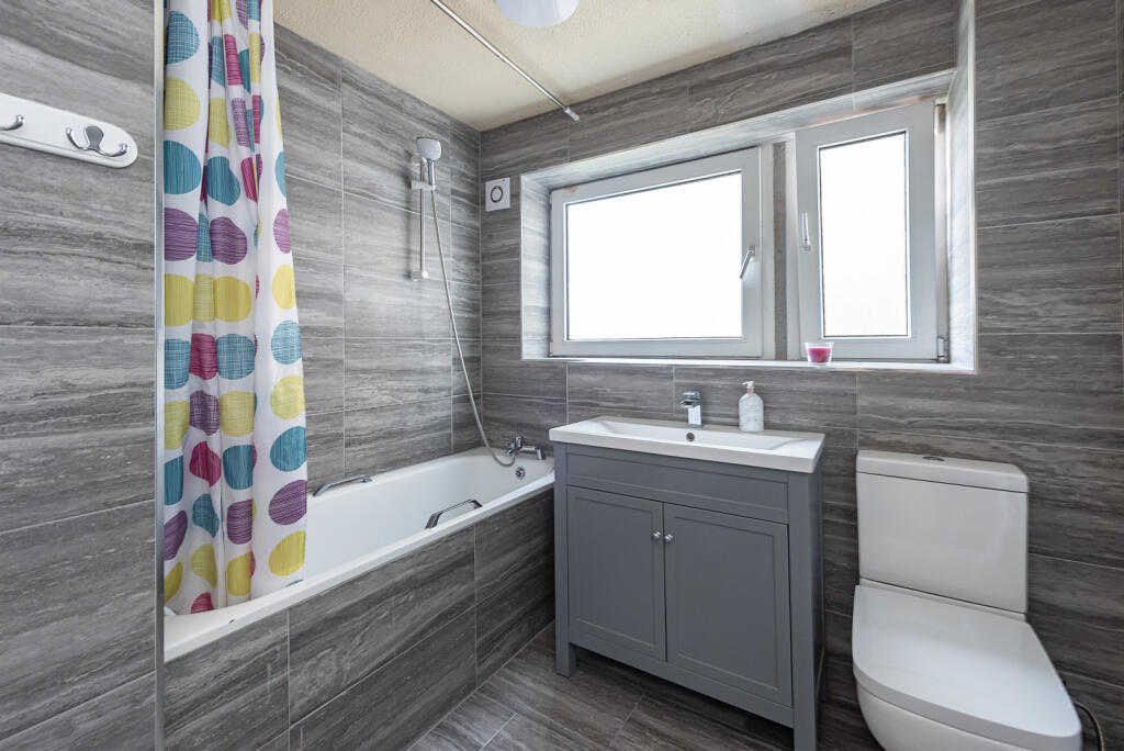 Additional image 6 of Smallwood Close, Wheathampstead, St. Albans, Hertfordshire, AL4