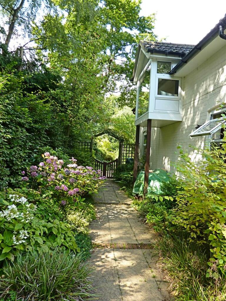 Additional image 33 of Orchard Road, Tewin