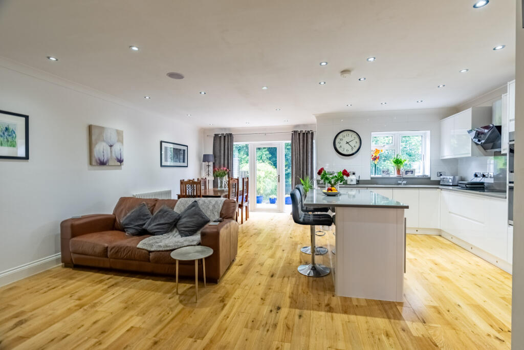 Additional image 2 of Mount Drive, Park Street, St. Albans, Hertfordshire, AL2