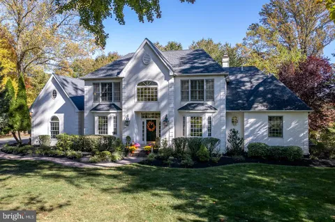 25 Sweetbriar Lane, Glen Mills, PA 19342