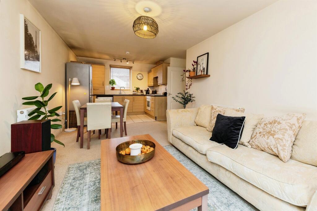 Additional image 5 of Eddington Crescent, WELWYN GARDEN CITY