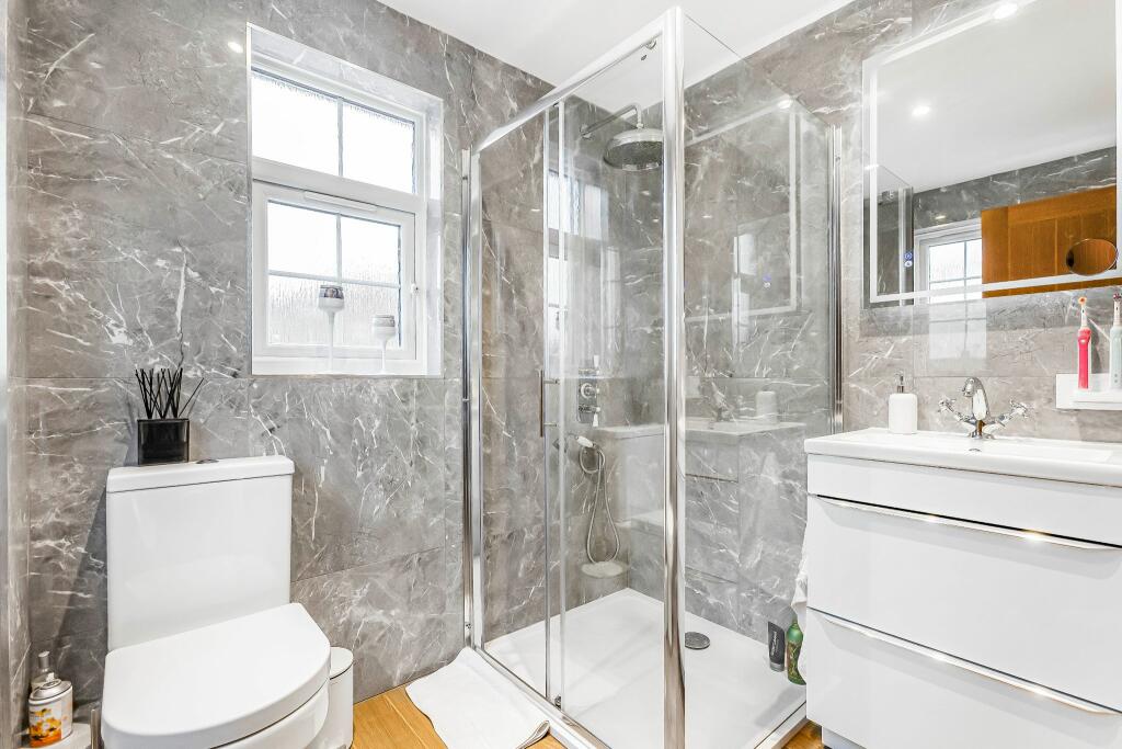 Additional image 10 of Vincenzo Close, Welham Green, AL9