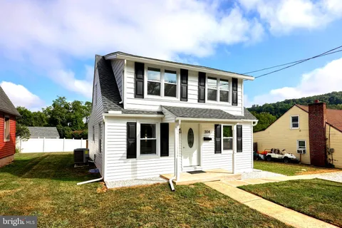 Primary image of 304 E Fulton Street, Ephrata, PA 17522