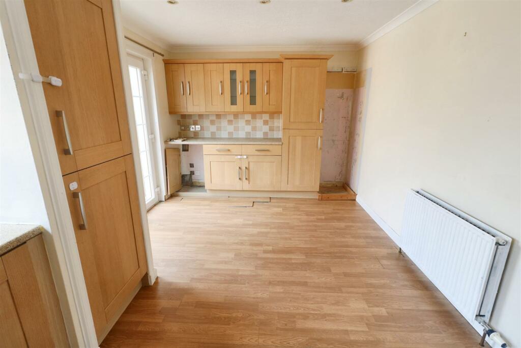 Additional image 4 of 31 Den Crescent, Keith