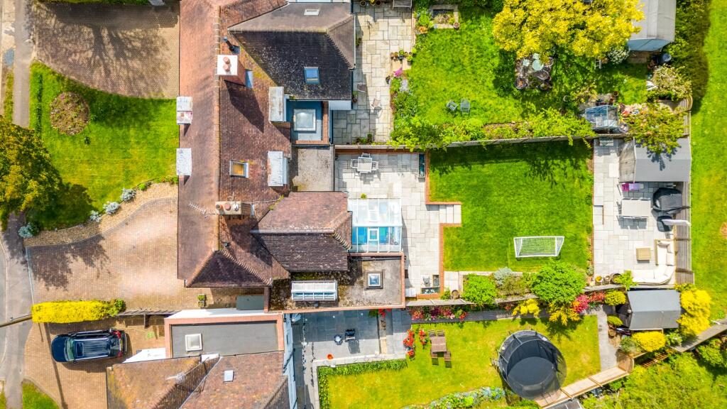 Additional image 29 of Dellcott Close, West Side, Welwyn Garden City, Hertfordshire, AL8