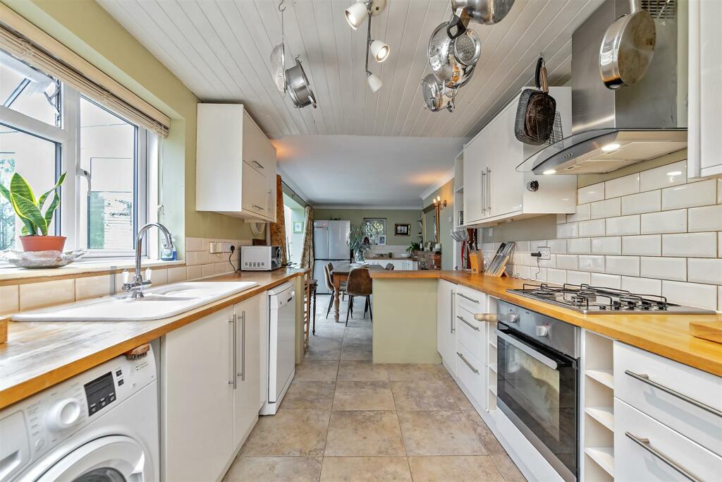 Additional image 13 of Roe Green Close, Hatfield