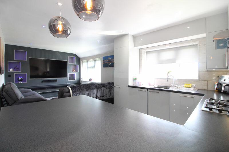 Additional image 2 of CHAIN FREE on Long Cutt, St. Redbourn