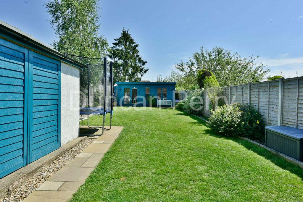 Additional image 16 of Oaklands Avenue, Brookmans Park