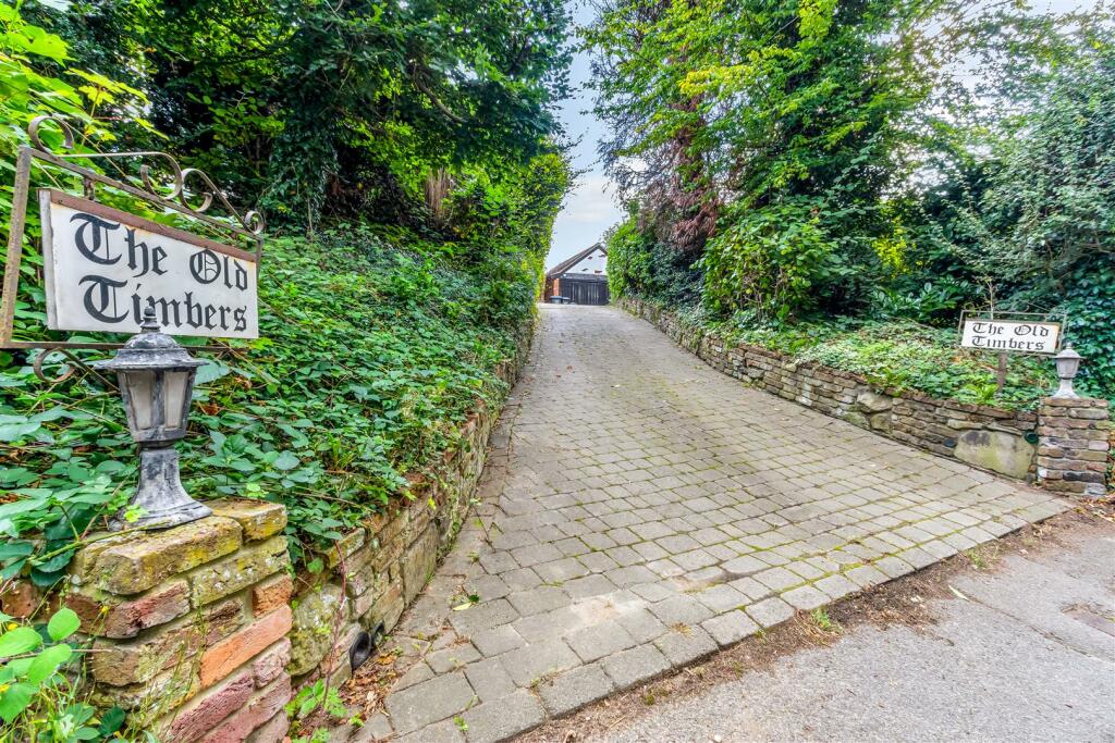 Additional image 15 of Great North Road, Brookmans Park