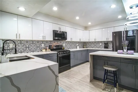 7625 Reseda Boulevard Unit 302, Reseda, CA 91335