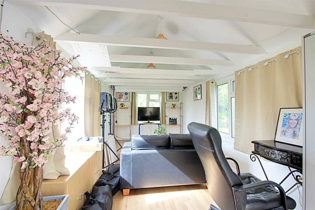 Additional image 23 of Collyer Road, London Colney, St Albans