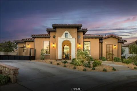 1190 E Turnberry Avenue, Fresno, CA 93730