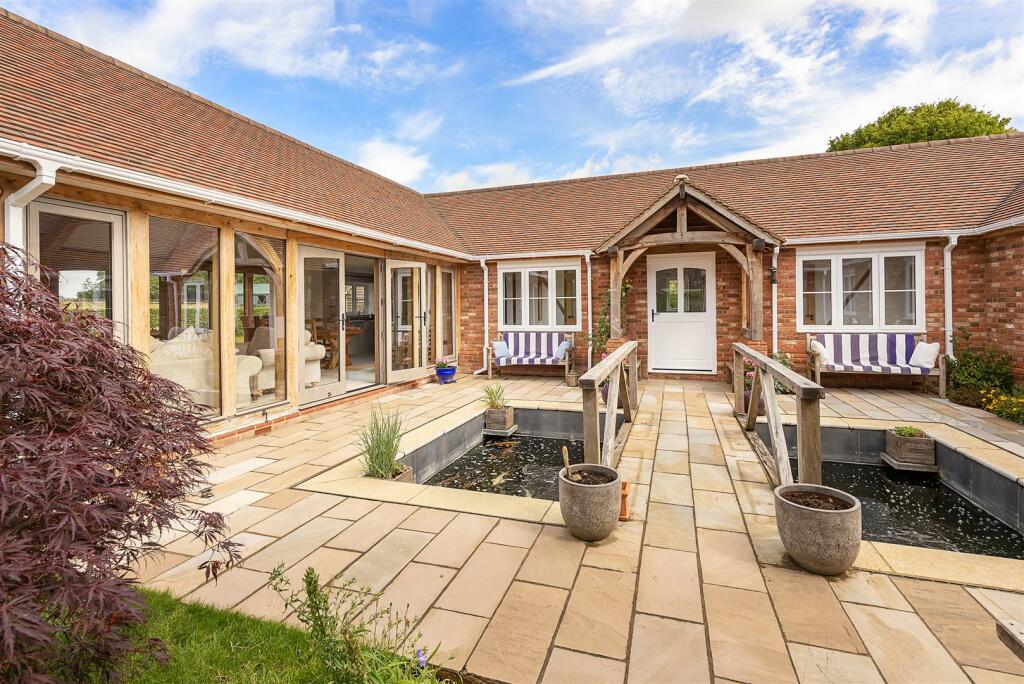 Additional image 12 of Mackerye End, Harpenden
