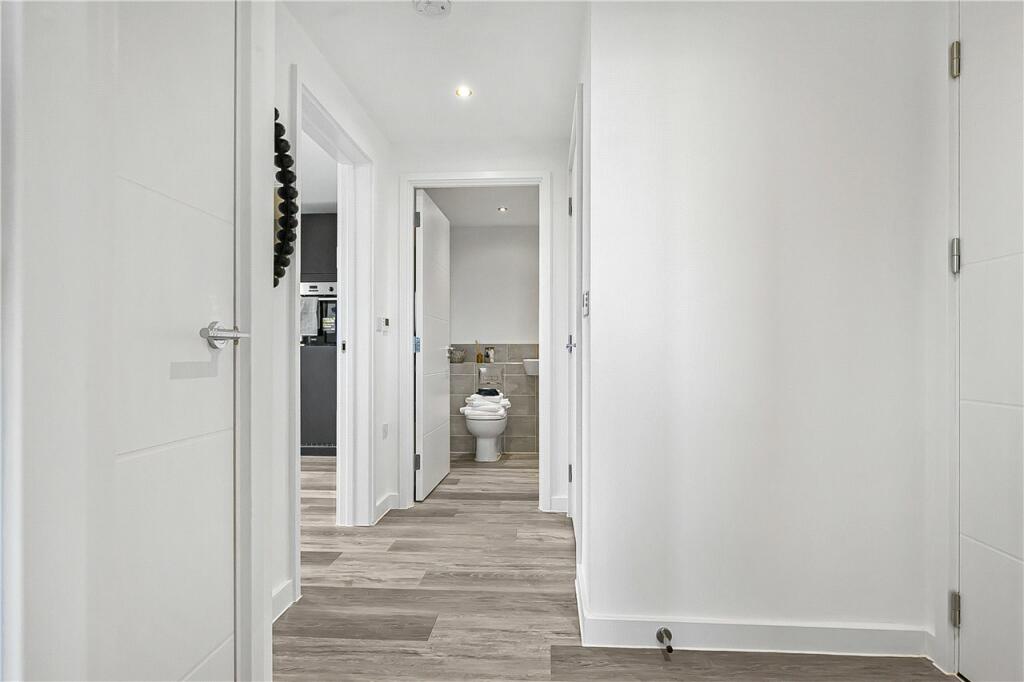 Additional image 4 of Corner House, Town Centre, Hatfield, Hertfordshire