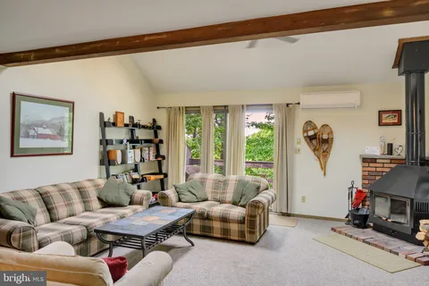 203 Sunbird Way, Tannersville, PA 18372